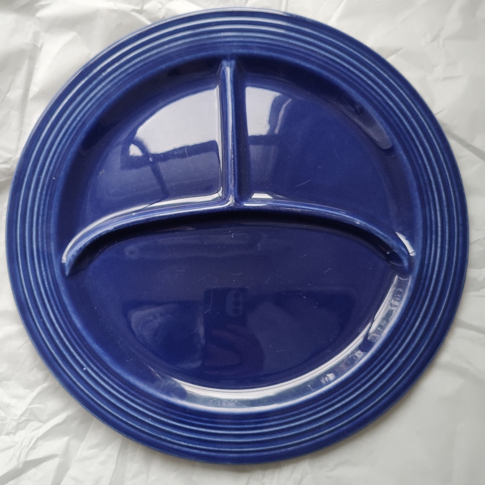 VINTAGE ORIGINAL FIESTA   1930s-1950s       10.5 “ DIVIDED/GRILL PLATE- COBALT